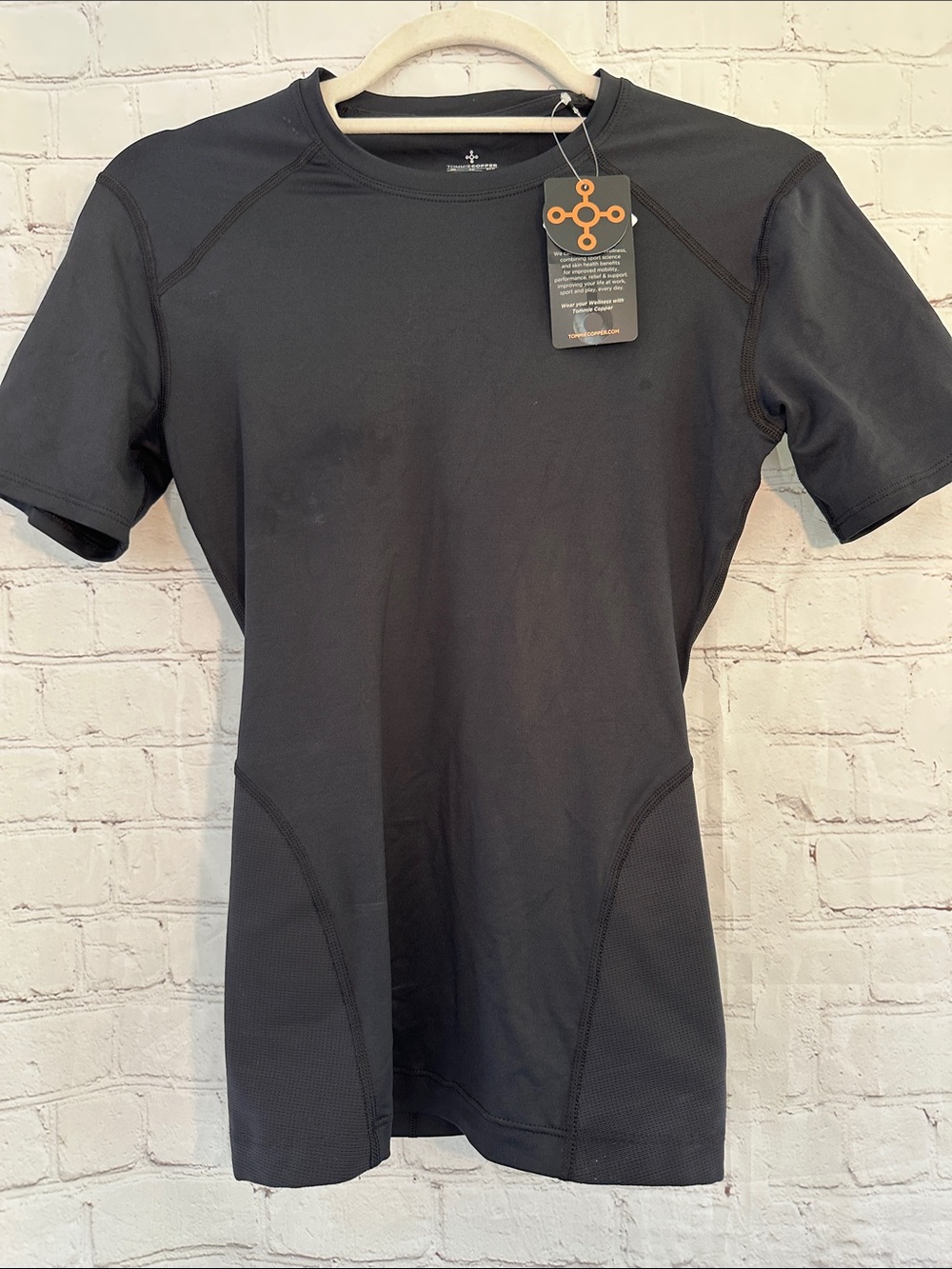 Tommy Copper NWT lower back support Short Sleeve Performance Shirt - Black